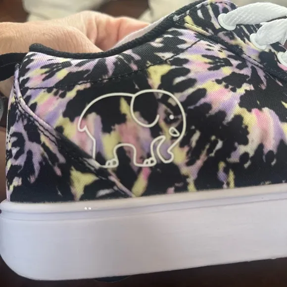 Ivory Ella Pro 20 Heelys NWOT in a youth size 5- Tie Dye pink/purple/yellow