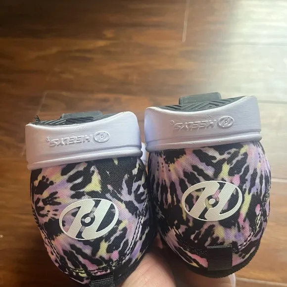 Ivory Ella Pro 20 Heelys NWOT in a youth size 5- Tie Dye pink/purple/yellow