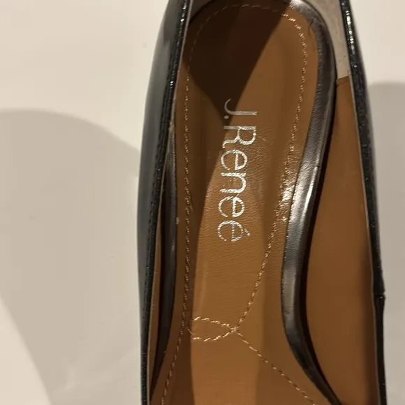 J. Renee’ Maressa Smoke Gray Patent Leather Ornate Heel Pointed Toe Pump - Sz 6