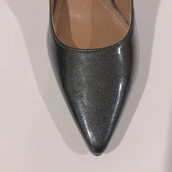 J. Renee’ Maressa Smoke Gray Patent Leather Ornate Heel Pointed Toe Pump - Sz 6