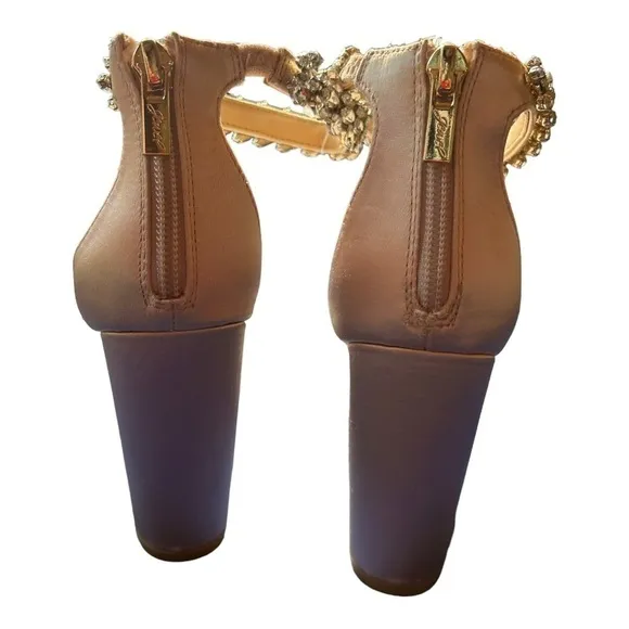 JEWEL Badgley Mischka Bronwen Sandals Women's Shoes