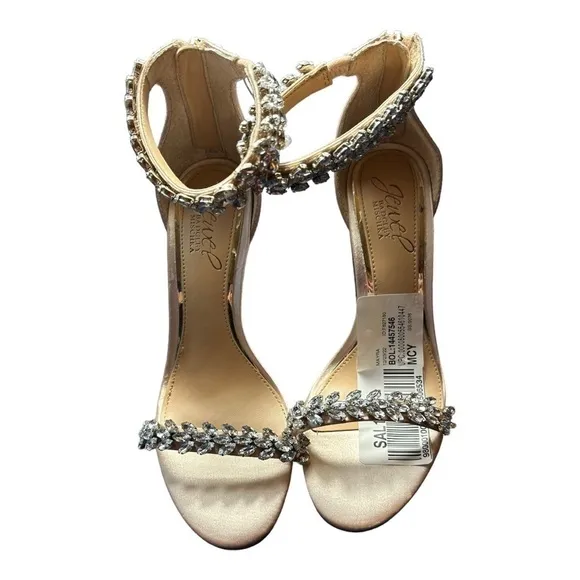 JEWEL Badgley Mischka Bronwen Sandals Women's Shoes