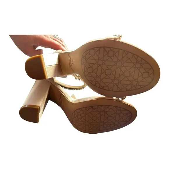 JEWEL Badgley Mischka Bronwen Sandals Women's Shoes