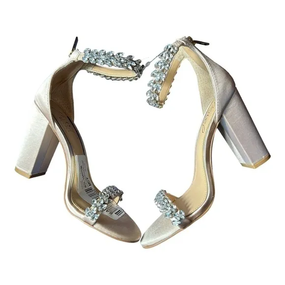 JEWEL Badgley Mischka Bronwen Sandals Women's Shoes