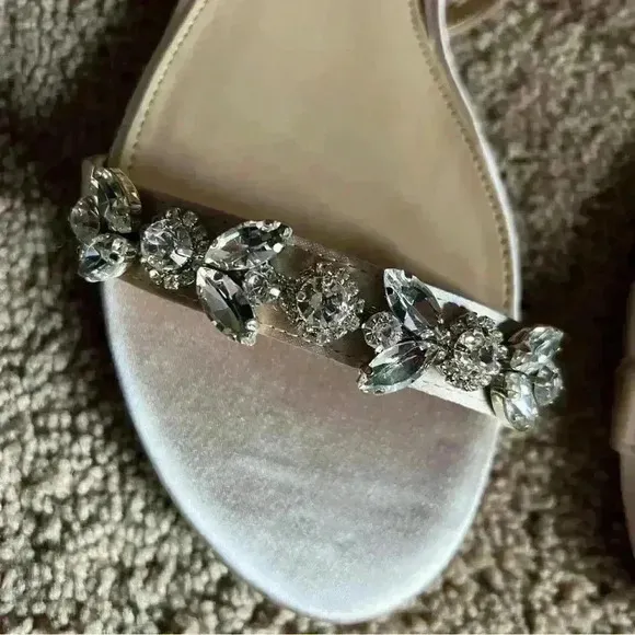 JEWEL BADGLEY MISCHKA gem  Sandals - Champagne size 8.5 NWOB