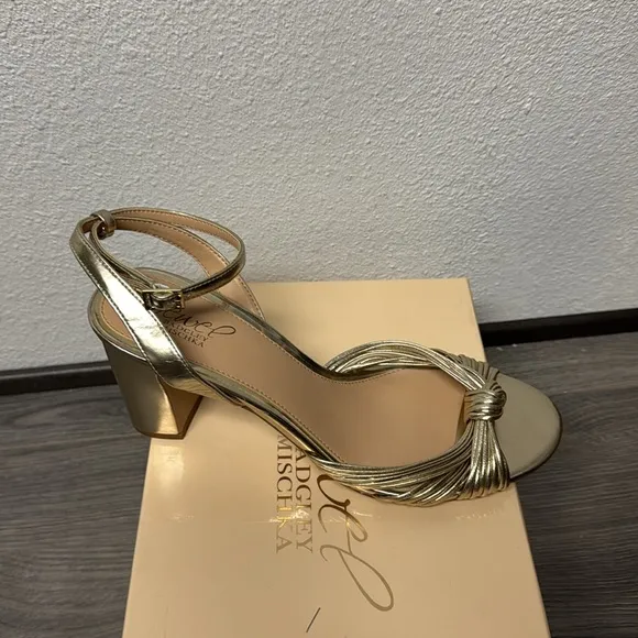 Jewel Badgley Mischka Women's Christen Knot Detail Block Heel Evening Sandals