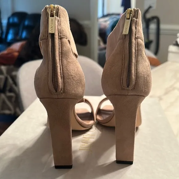 Jimmy Choo Tan Women's Ankle Strap Shoes never worn