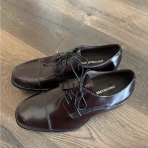 Johnston &amp; Murphy Men's Brown Leather Dress Shoes, size 10M, basically new