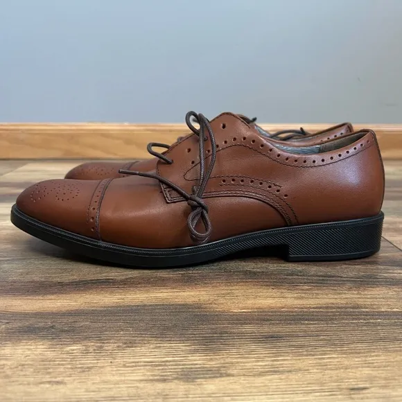 Johnston &amp; Murphy XC4 cap toe cognac waterproof dress shoes size 10:5 office