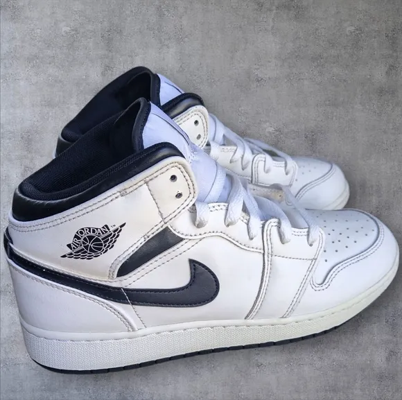 Jordan 1 Mid Reverse Panda White Black Sneakers Shoes Men's Size 7 Women's 8.5