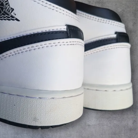 Jordan 1 Mid Reverse Panda White Black Sneakers Shoes Men's Size 7 Women's 8.5