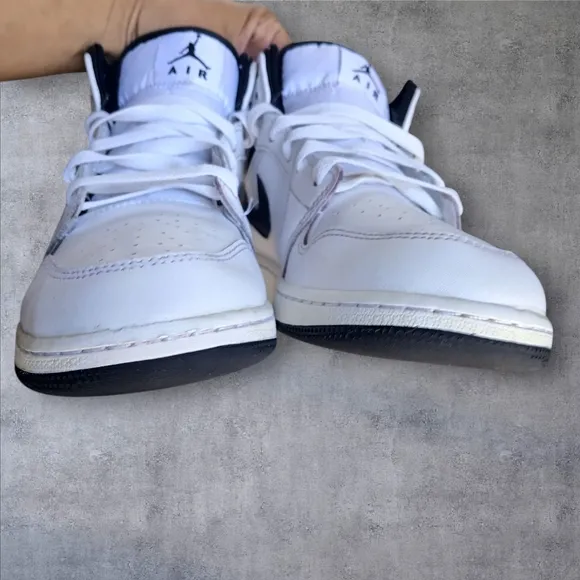 Jordan 1 Mid Reverse Panda White Black Sneakers Shoes Men's Size 7 Women's 8.5