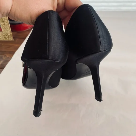Judith Leiber Stunning Black Satin Crystal Embellished Accent Pumps Size 9