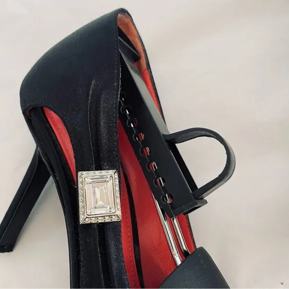 Judith Leiber Stunning Black Satin Crystal Embellished Accent Pumps Size 9