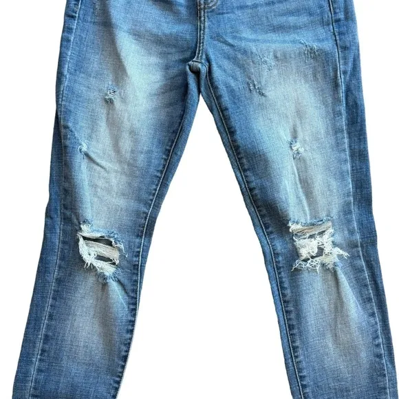 KanCan Distressed Blue Skinny Jeans Distressed Denim Women’s 26 Cotton Feminine