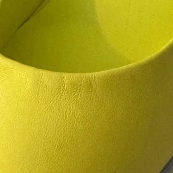 Karl Lagerfeld Size 7M/A22 glora Elegant Yellow Women's Heels Office Siren
