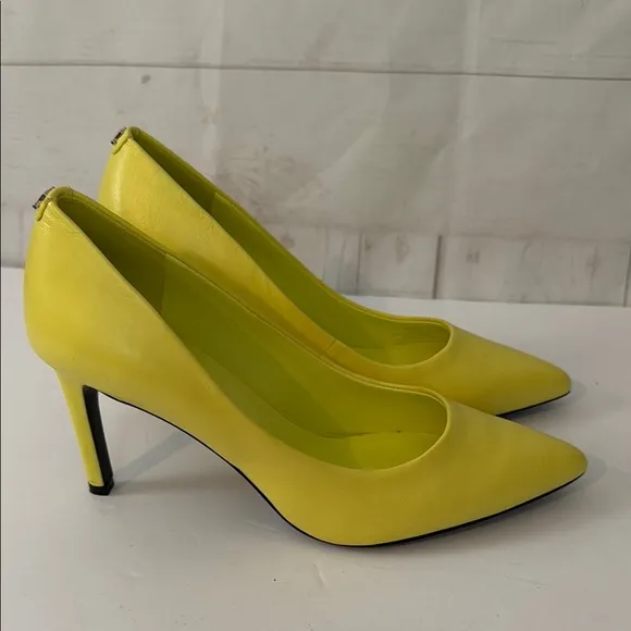 Karl Lagerfeld Size 7M/A22 glora Elegant Yellow Women's Heels Office Siren
