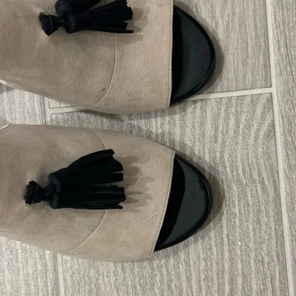 Karl Lagerfeld Women's Black and Tan Mules