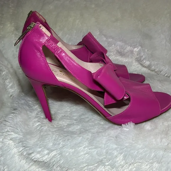 Kate Spade Imelda Zip Back Pink Fuschia Bow High Heel Size 8 1/2