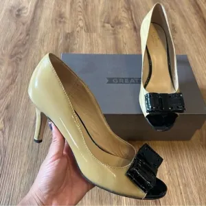 KATE SPADE New York tan black heels pumps open toe shoes women’s 8.5