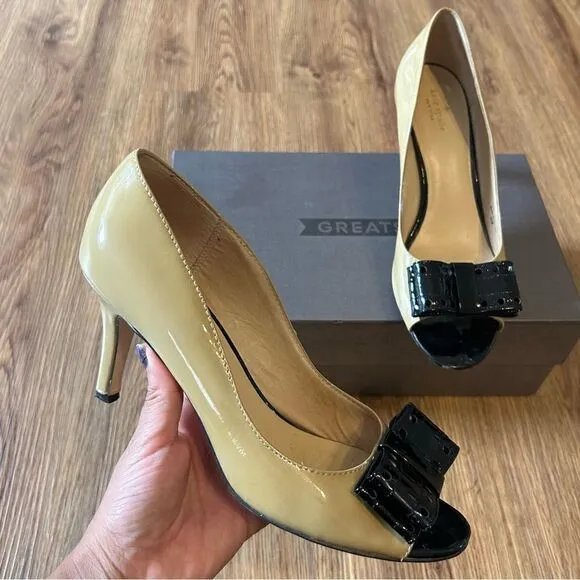 KATE SPADE New York tan black heels pumps open toe shoes women’s 8.5