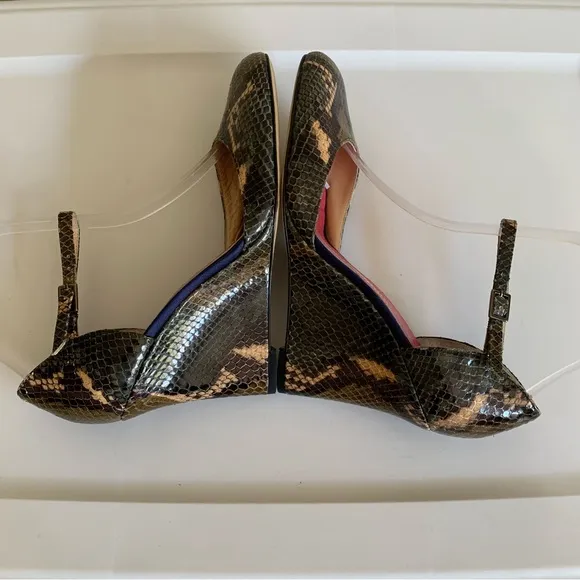 Kate Spade Snakeskin Closed Toe Mary Jane Wedge High Heels Size 7.5 B - FLAW