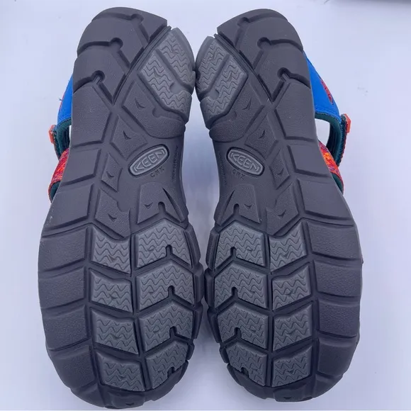 KEEN kids Seacamp II CNX strappy lightweight sandals Size 2