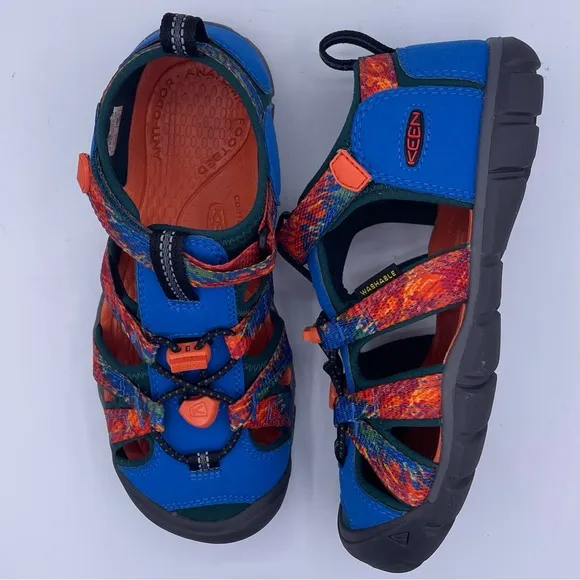 KEEN kids Seacamp II CNX strappy lightweight sandals Size 2