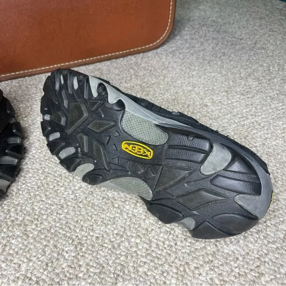 Keen safety toe shoes