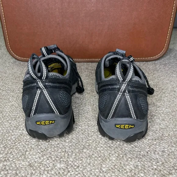 Keen safety toe shoes