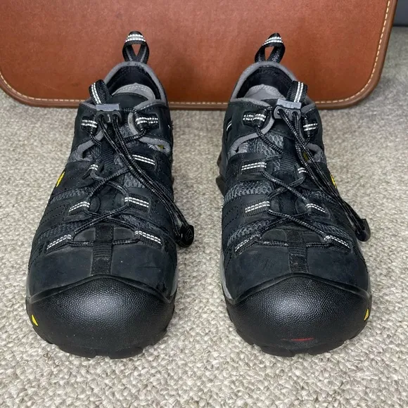 Keen safety toe shoes
