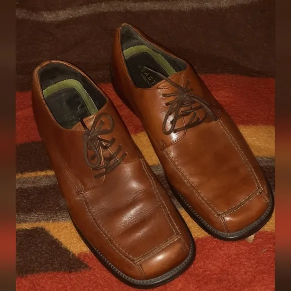 Kenneth Cole Reaction leather 70s Dress Shoes