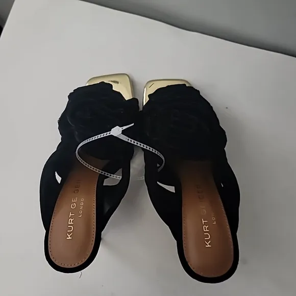 Kurt Geiger LondonBloom Velvet Flower Square Toe Mules