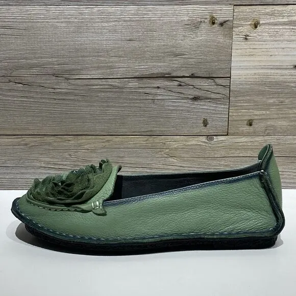 L'Artiste Dezi Green Leather Flats Slip-On Shoes Women’s EU 42 US 10.5-11 Flower