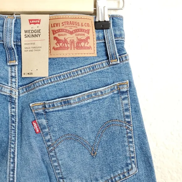 Levi's WEDGIE High Rise Skinny Jeans Size 24 25