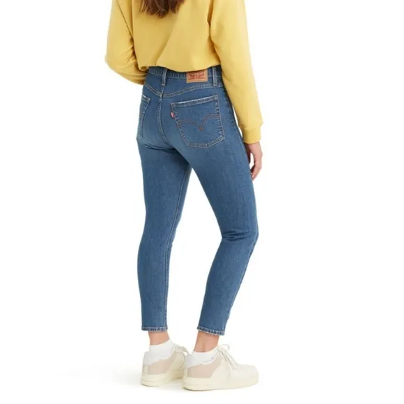 Levi's WEDGIE Skinny High Rise Waisted Medium Wash Jeans