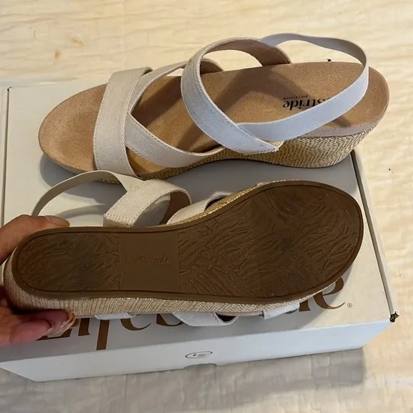 Lifestride size 10 Danita canvas strappy wedge sandals