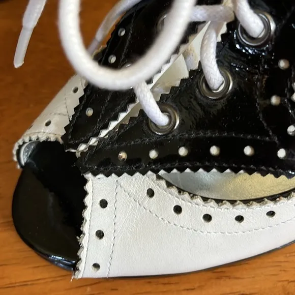Linea Paolo Black &amp; White Mary Jane Retro style lace up open toe heels Size 8M