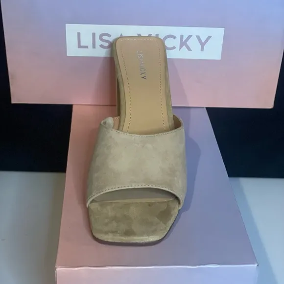 Lisa Vicky Women’s Vital Tan Suade  Block Heel Sandal, size 9