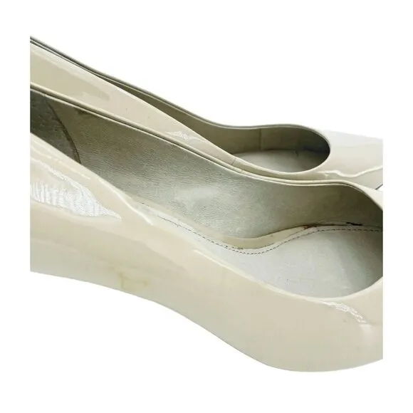 Louise Et Cie Pumps Jordyna Beige Patent Leather Heels Kitten Heel SZ 10