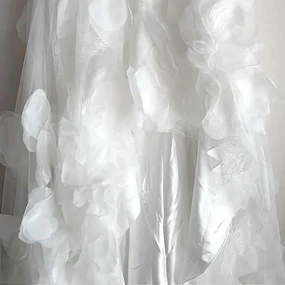 Mac Duggal White Formal Gown Size 2 Chiffon 3-D Flowers A-Line High Low Gown New