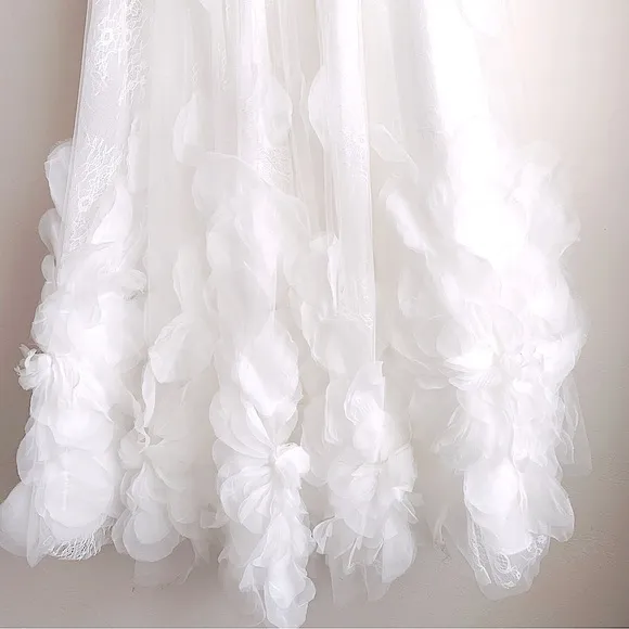 Mac Duggal White Formal Gown Size 2 Chiffon 3-D Flowers A-Line High Low Gown New