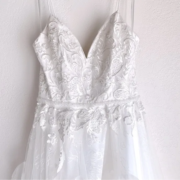 Mac Duggal White Formal Gown Size 2 Chiffon 3-D Flowers A-Line High Low Gown New