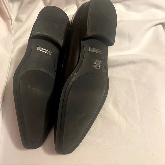Magnanni Black Oxfords Sleek Leather Design
