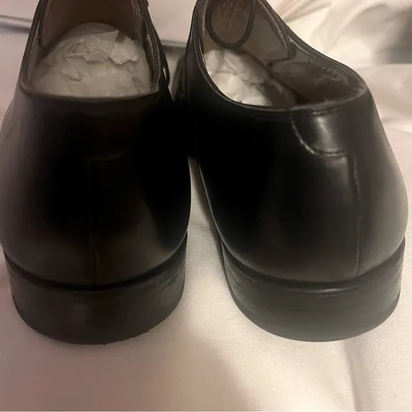 Magnanni Black Oxfords Sleek Leather Design