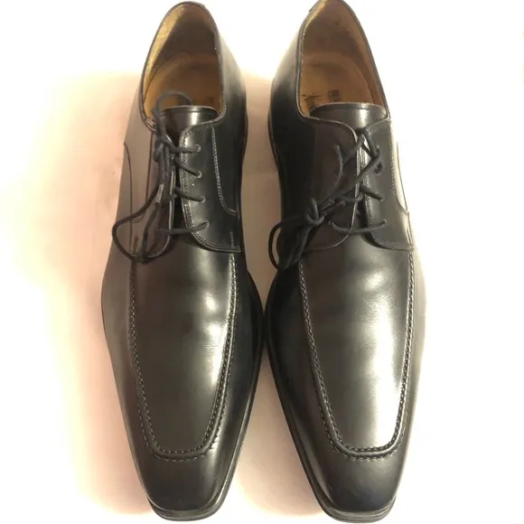 Magnanni Black Oxfords Sleek Leather Design