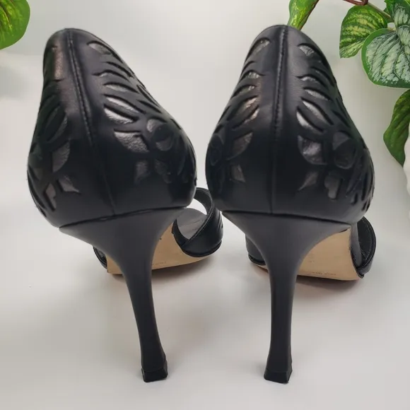 Manolo Blahnik Black Leather Silver Tooled sz 39 / 8 / 8.5