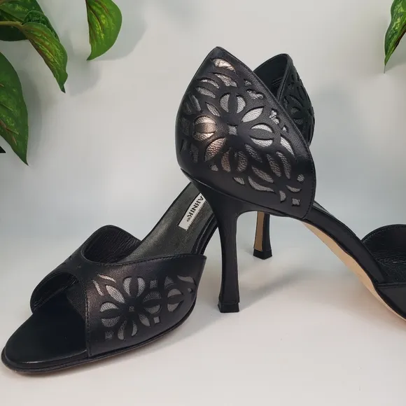 Manolo Blahnik Black Leather Silver Tooled sz 39 / 8 / 8.5