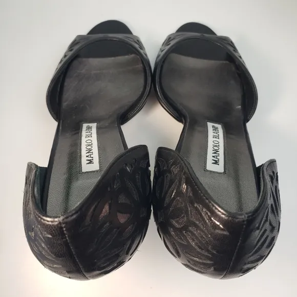 Manolo Blahnik Black Leather Silver Tooled sz 39 / 8 / 8.5
