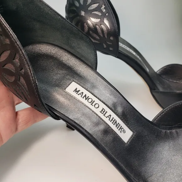 Manolo Blahnik Black Leather Silver Tooled sz 39 / 8 / 8.5